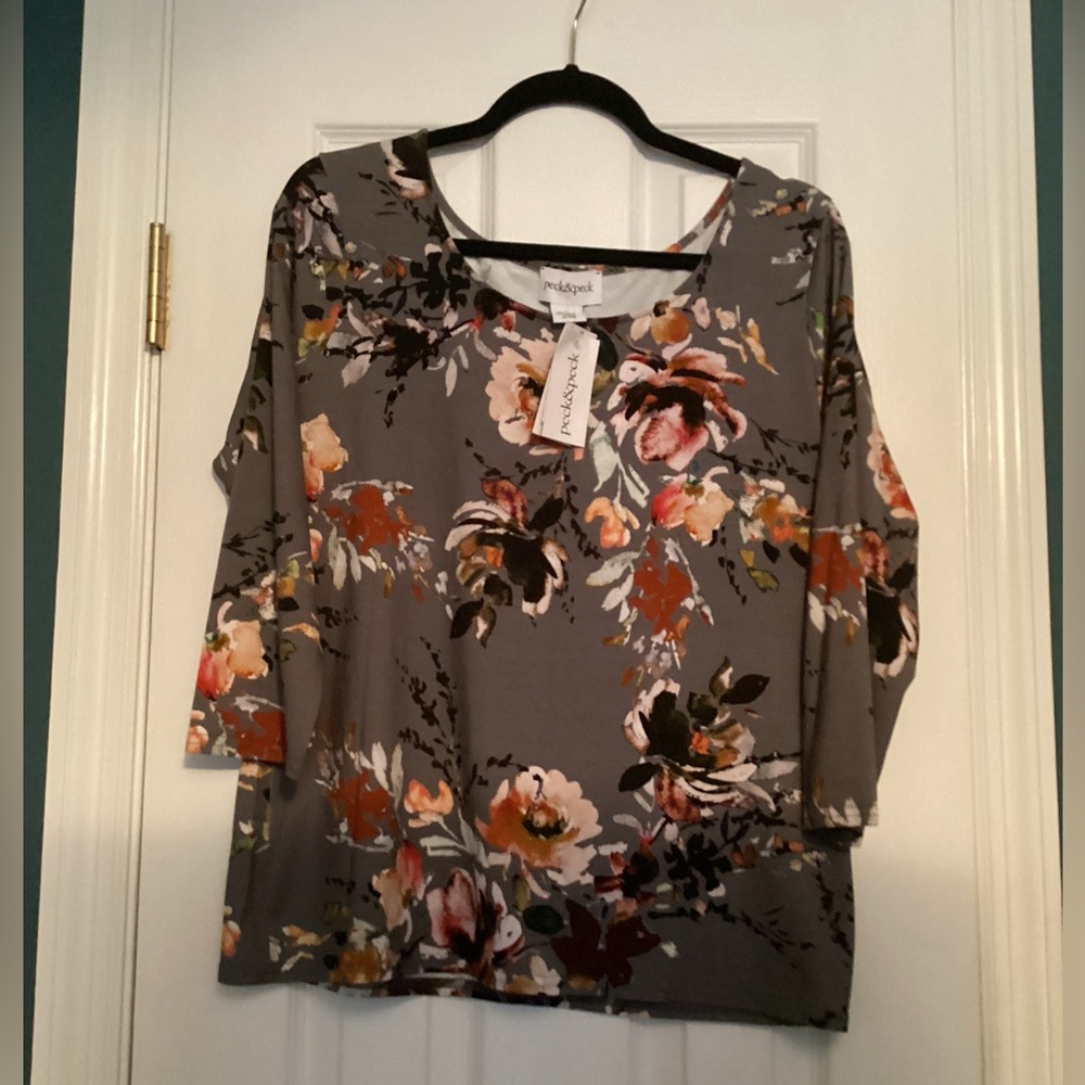 Peck & Peck Abstract Floral Top SIZE LARGE
